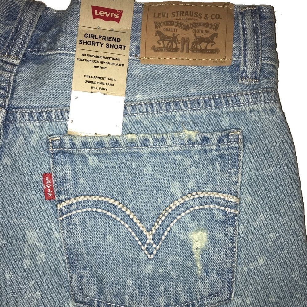 Levi’s Girlfriend Shorty Short - Picture 6 of 8